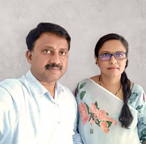 Mrs. Sunitha N.S. and Mr. Dakshayini with family.